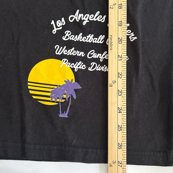 NBA Black and Yellow Los Angeles Lakers Short Sleeve Tee - Picture 3 of 6